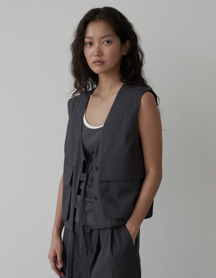 COURBUI) OUT POCKET VEST (CHARCOAL NAVY) 3차 재입고