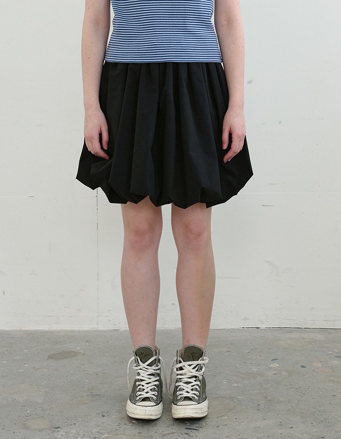 ENZO BLUES) Striped Balloon Skirt (Black)