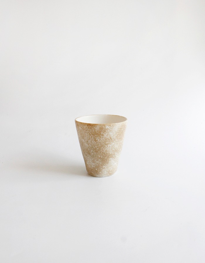 like a clay) morandi beige cup