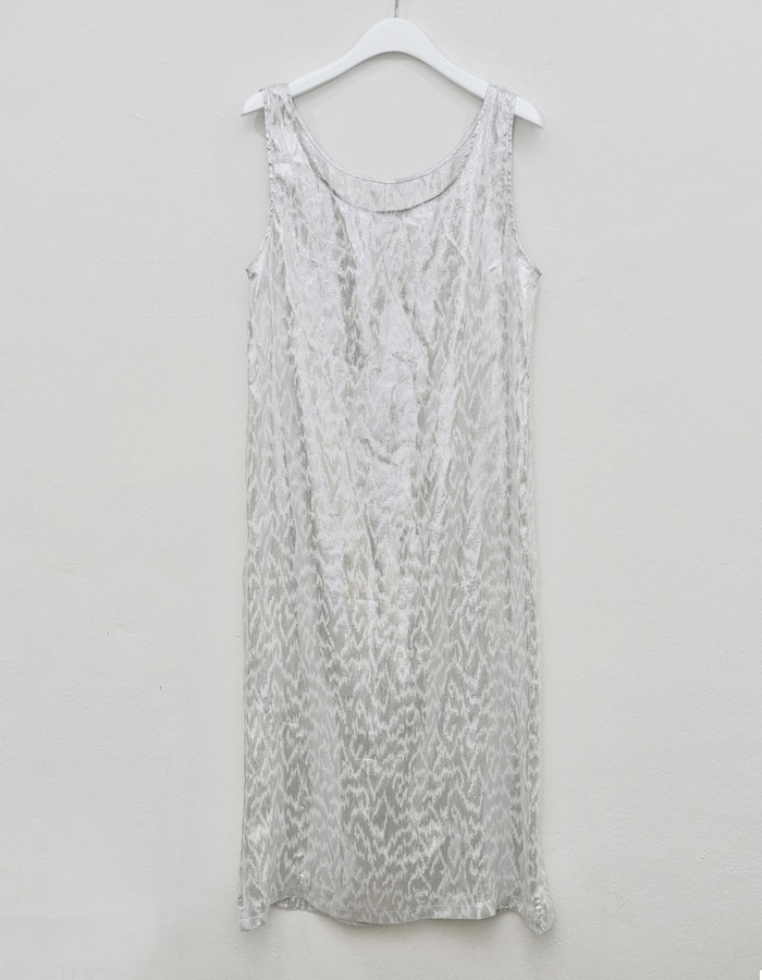 cosmoss) Silky Sleeveless Dress (silver wood) *Limited Item