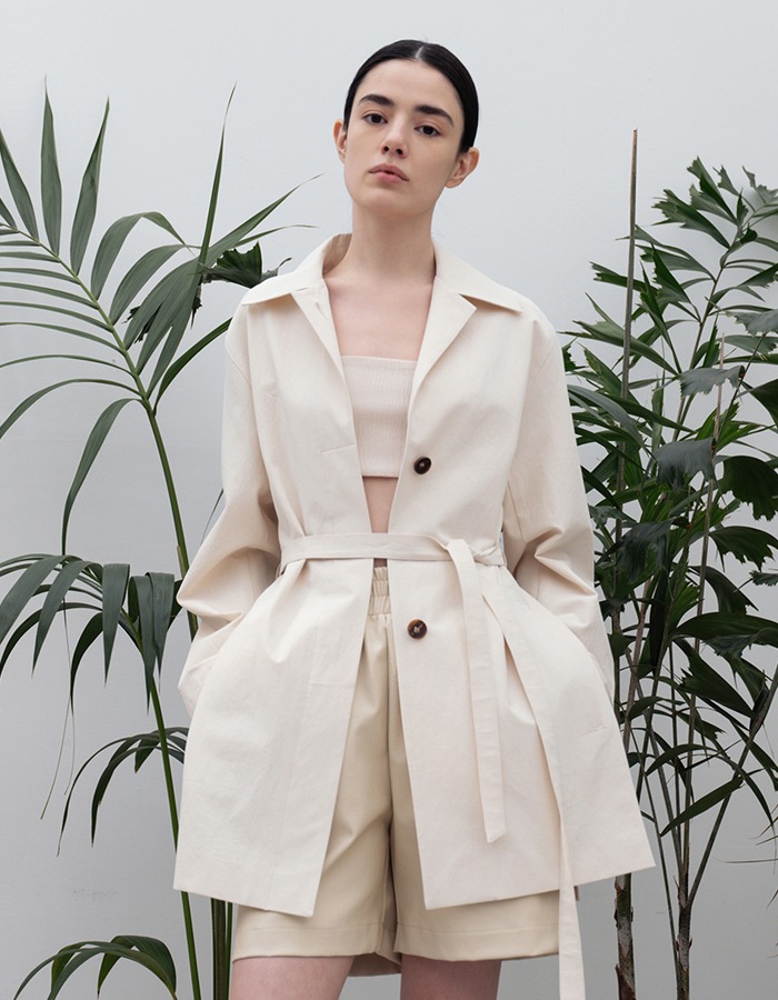RE RHEE) BELTED SHORT TRENCH JACKET