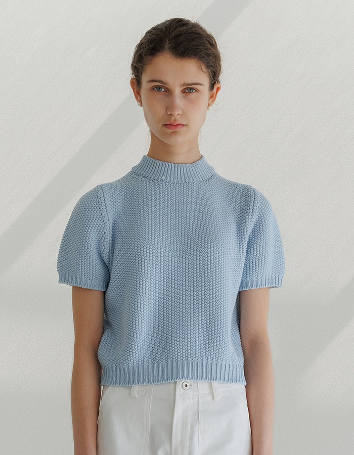 LENUEE) Crochet half-neck knit top (Baby blue)