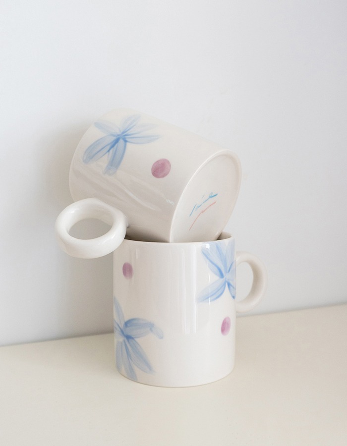 Saie Pottery) blue lily mug