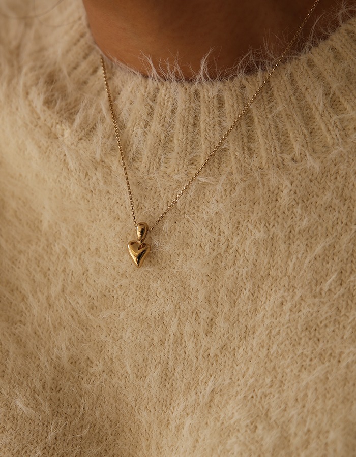 Orbes)  TINY HEART NECKLACE