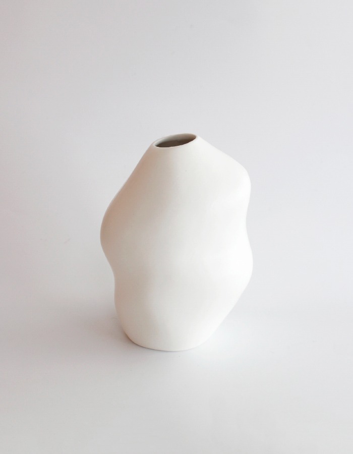 nutceramic) pebble vase 4