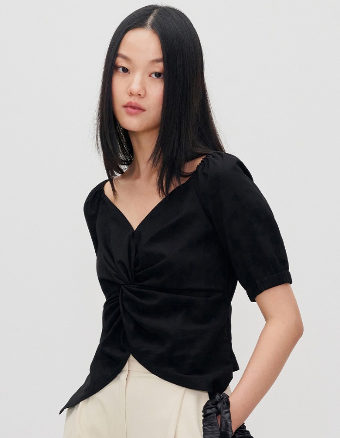 RE RHEE) FRONT KNOTTED BLOUSE