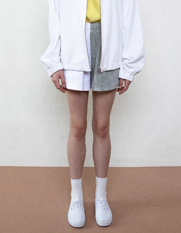 AOY) BALANCE TERRY SHORTS GREY AND WHITE
