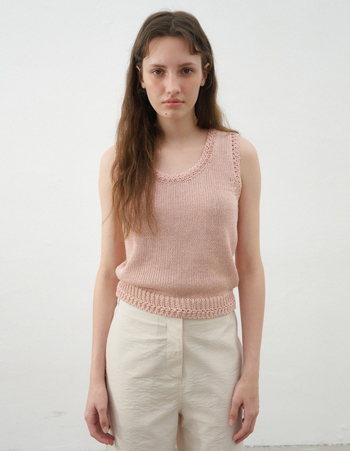 Verscent) Metal scoop neck knit vest (sparkling pink)