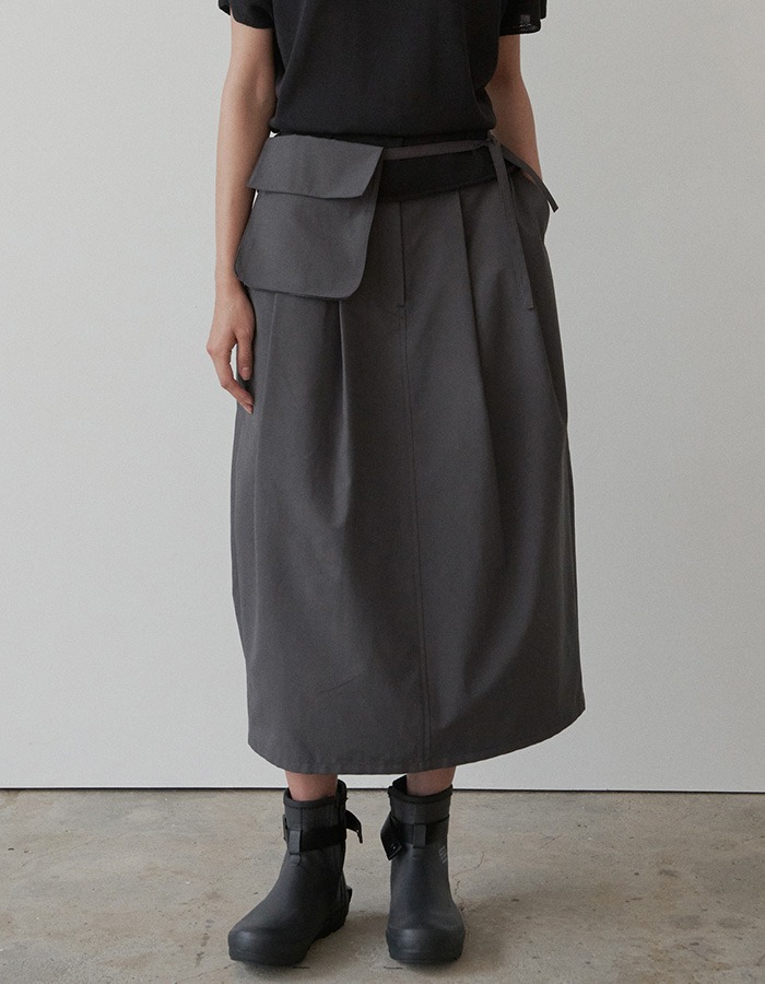 COURBUI) PLEATED COCOON SKIRT (CHARCOAL) 2차 재입고