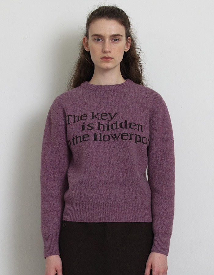 KNITLY) Vintage Lettering Sweater (Purple)