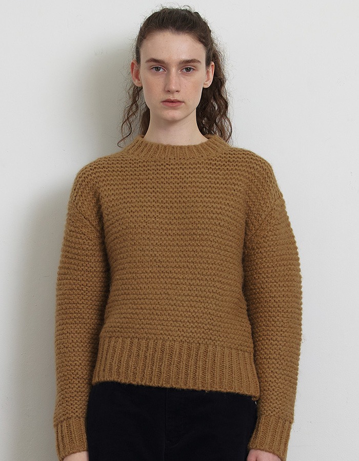 KNITLY) Heavy Crochet Sweater (Caramel)
