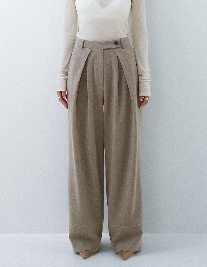 Osthe) COTTON WIDE TUCK PANTS (BROWN)